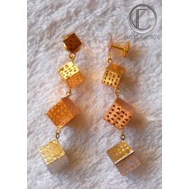 BOUCLES D OREILLES CUBES.OR 750/1000