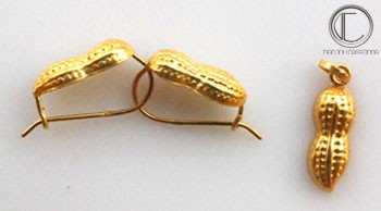 Peanuts Earrings. OR 750/1000