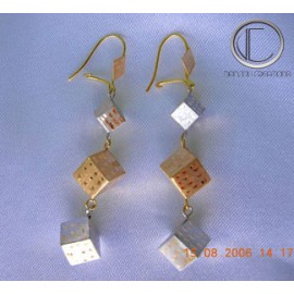 Boucles cubes.Or 750/1000
