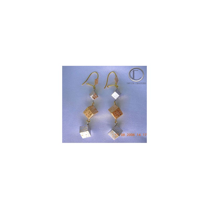 Boucles cubes.Or 750/1000