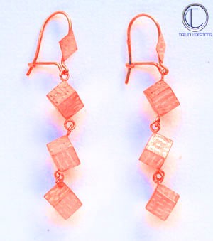 Boucles d oreilles cubes.Or 750/1000