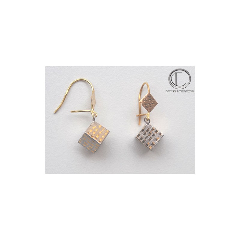 Cubic earrings.Or 750/1000