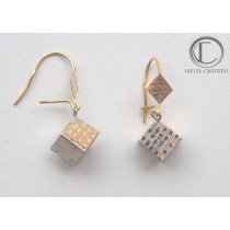 Cubic earrings.Or 750/1000