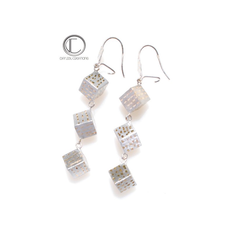Boucles d' oreilles cubes.Or 750/1000 Boucles d'oreilles 3 cubes de...