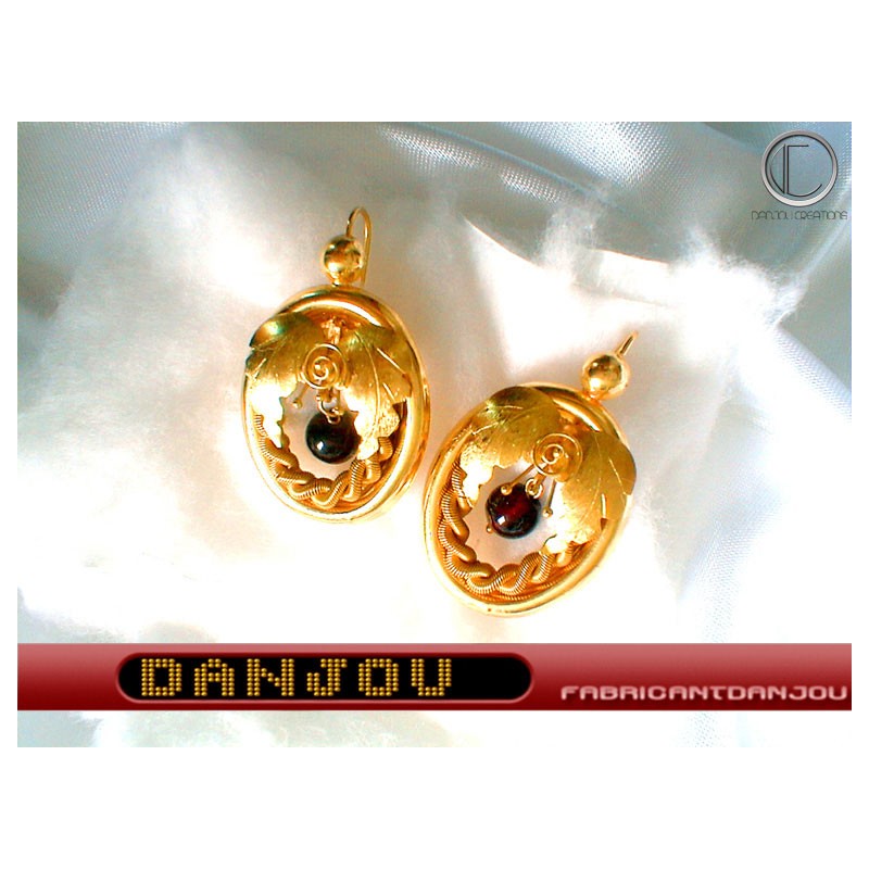 boucles d'oreilles chenilles.Or 750/1000