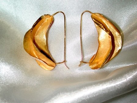carambola earrings. 750/1000 gold