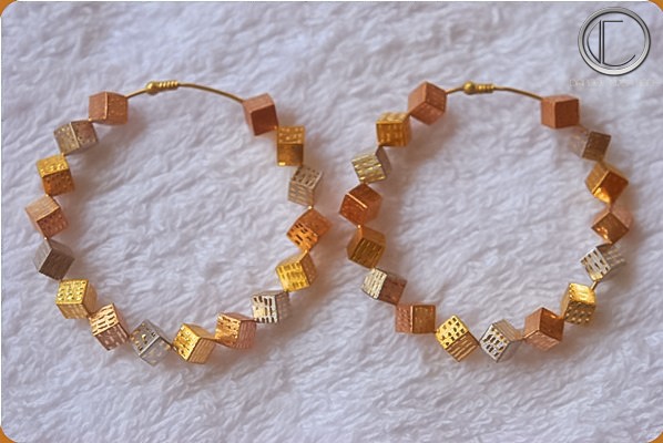 Boucles cubes.Or 750/1000