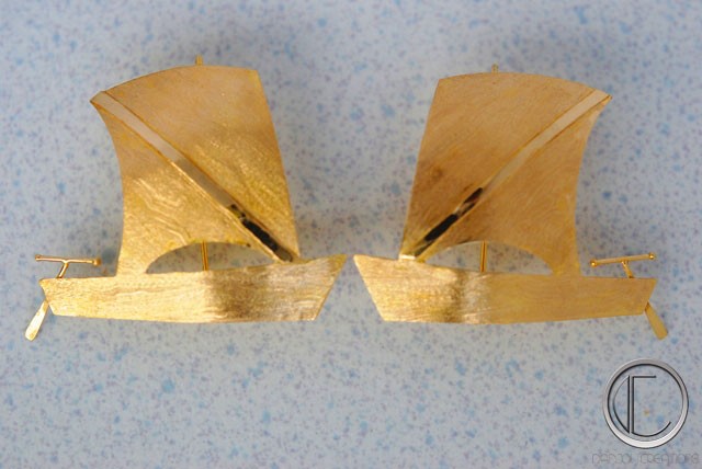 Boucles d oreilles yoles.Or 750/1000