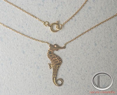 Seahorse necklace. Gold 750/1000