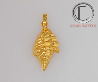 Large conch conch pendant. Gold 750/1000