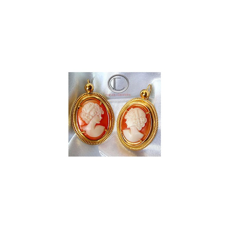 ONYX  EARRINGS.750/1000 GOLD