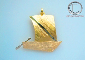 Pendentif yole.Or 750/1000