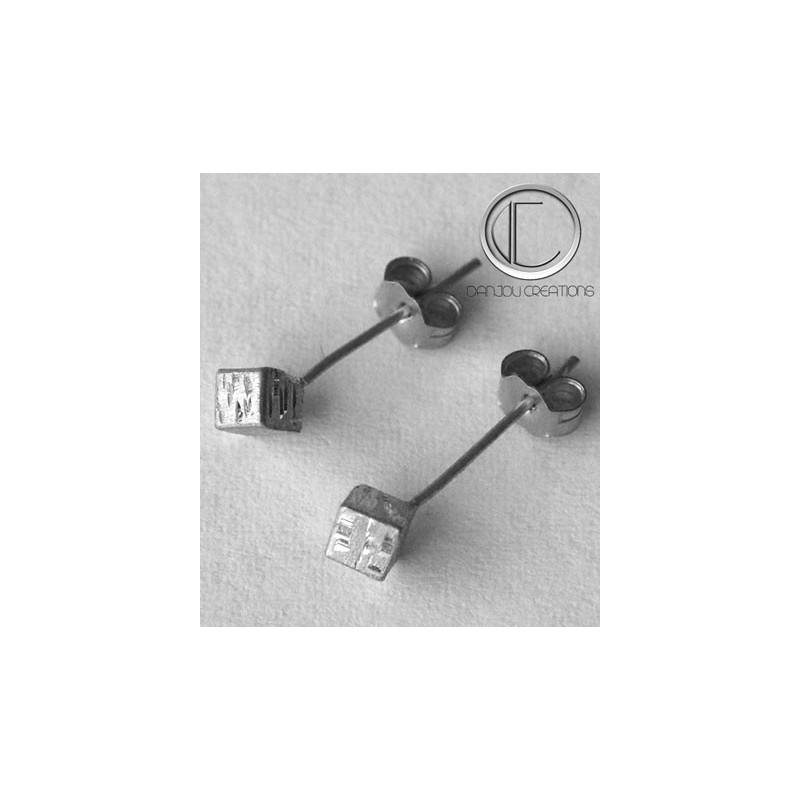 Cubic earrings.Or 750/1000