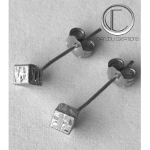 Cubic earrings.Or 750/1000