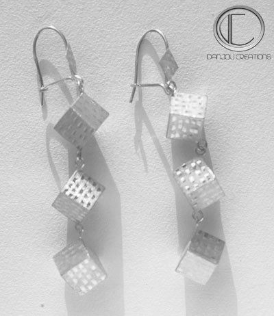 Cubic earrings.Or 750/1000