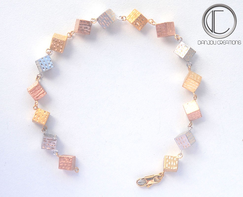 Pulsera de cubos.Oro 18 quilates