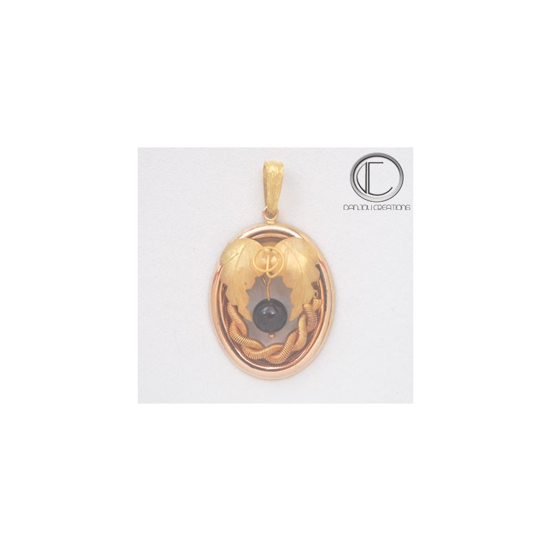 PENDENTIF CHENILLE.Or 750/1000