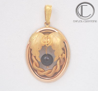 PENDENTIF CHENILLE.Or 750/1000